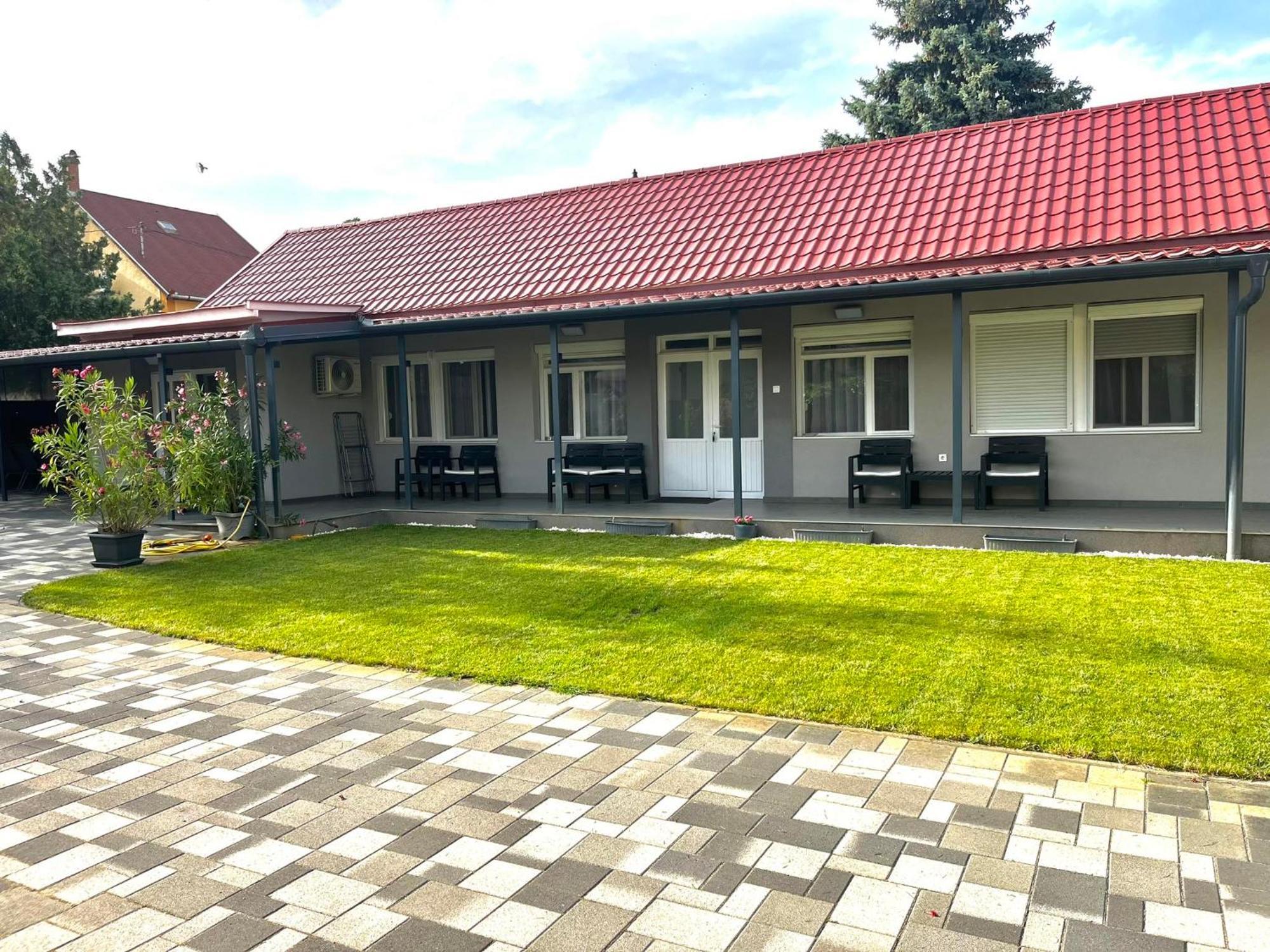 Tahiti Garden Apartman Hajdúszoboszló Exterior foto